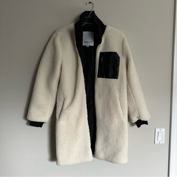 NVLT Cream and Black Sherpa Jacket size medium EUC - Picture 11 of 12
